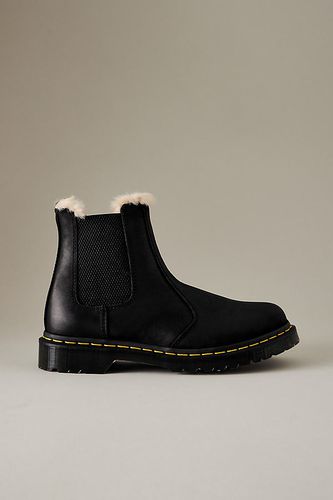 Bottines Chelsea en cuir poli doublé de fausse fourrure Leonore en taille: 42 chez Anthropologie - Dr. Martens - Modalova