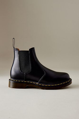 Couture-Jaune Cuir Lisse Bottes Chelsea en Black, taille: D chez Anthropologie - Dr. Martens - Modalova