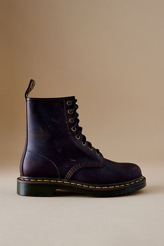 Bottes en cuir 1460 Crazy Horse en taille: D chez Anthropologie - Dr. Martens - Modalova