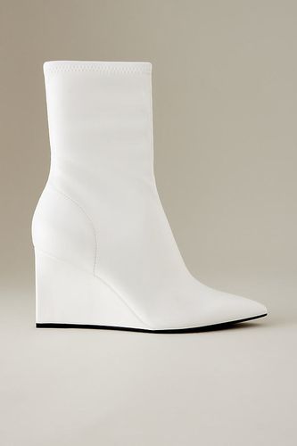 Pointed Wedge Faux Leather Ankle Boots en taille: 38 chez Anthropologie - Charles & Keith - Modalova