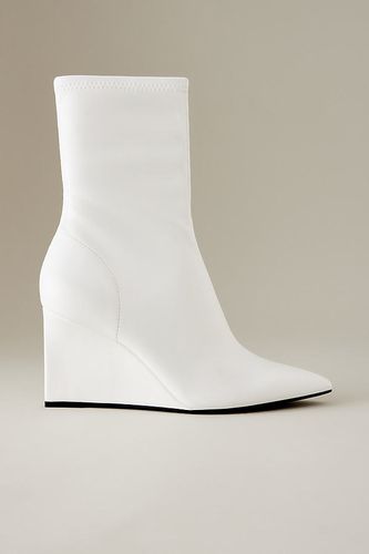 Pointed Wedge Faux Leather Ankle Boots en taille: 39 chez Anthropologie - Charles & Keith - Modalova