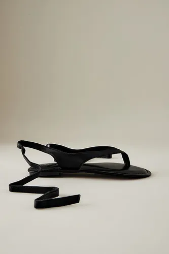 Suede Tie-Up Toe-Strap Sandals en Black, taille: 36 chez Anthropologie - Silent D - Modalova