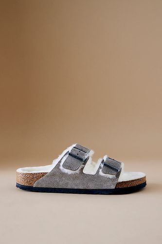 Sandales Arizona en Suède Doublées de Peau de Mouton en Beige taille: 36 chez Anthropologie - Birkenstock - Modalova