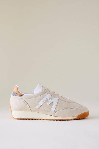 Mestari Trainers en White taille: D chez Anthropologie - Karhu - Modalova