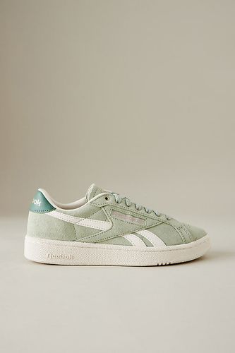 Club C Grounds Trainers en Green taille: 34 1/2 chez Anthropologie - Reebok - Modalova