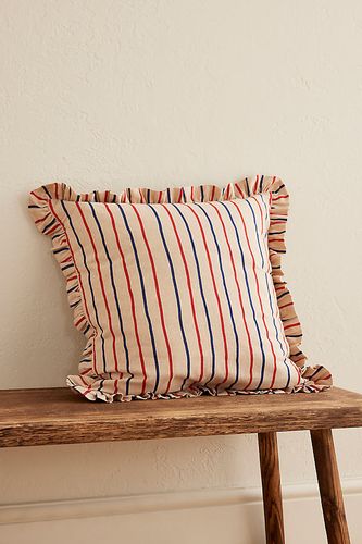 Coussin Volant Rayure chez Anthropologie - Anna + Nina - Modalova