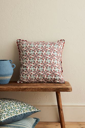 Coussin Imprimé Carreaux Rueda chez Anthropologie - Birdie Fortescue - Modalova