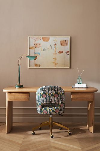 Bureau sculptural à tiroirs en chêne Kalle en Beige chez - Anthropologie - Modalova