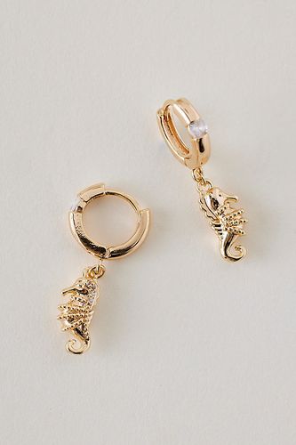 Boucles d'oreilles créoles hippocampe plaqué or par en Gold - By Anthropologie - Modalova