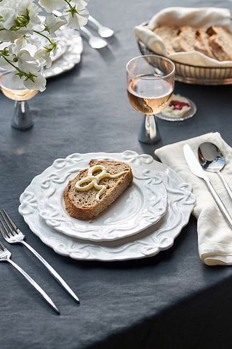 Assiettes à dessert en grès Benedita Bow, ensemble de 4 en White taille: S/4 chez - Anthropologie - Modalova