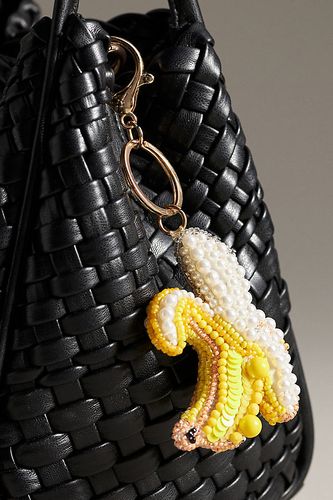 Beaded Fruit Bag Charm par en - By Anthropologie - Modalova