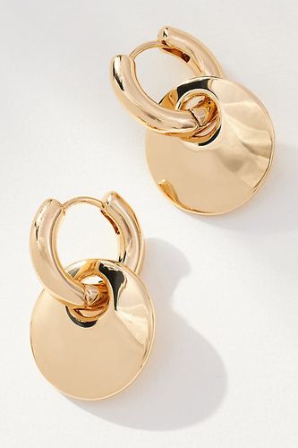 Boucles d'oreilles Huggie à breloques Bottlecap par en Gold - By Anthropologie - Modalova