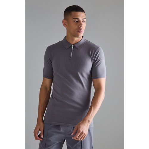 Muscle Zip Neck Polo - Boohooman - Modalova