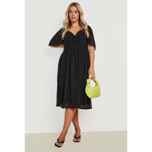 Grande Taille - Robe Portefeuille Plumetis À Manches Larges - boohoo - Modalova