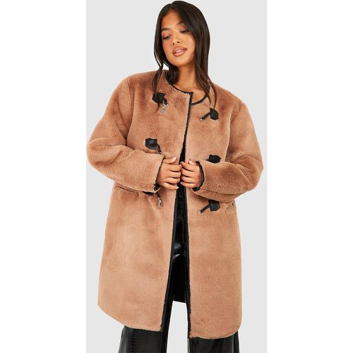 Petite" - Trench En Fausse Fourrure - boohoo - Modalova