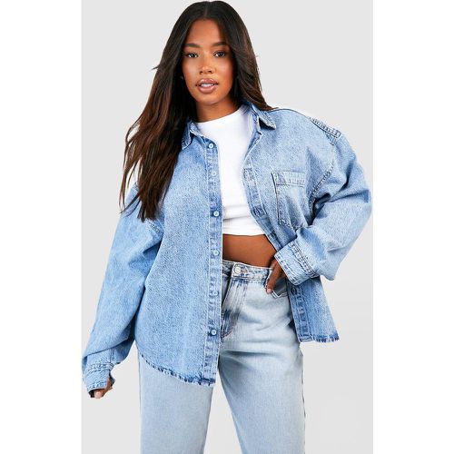 Grande Taille - Chemise Oversize Basique En Jean - boohoo - Modalova