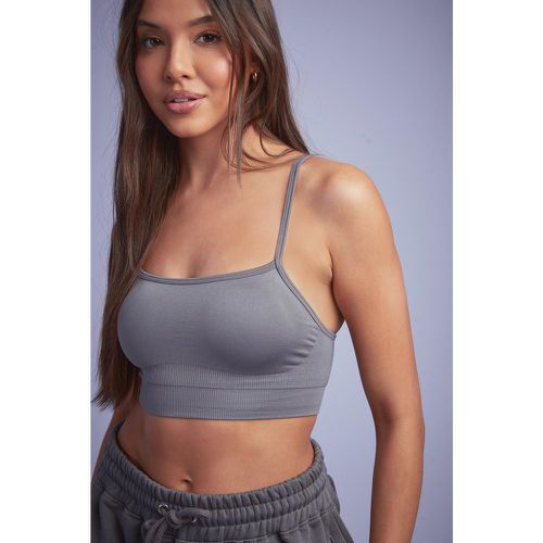 Brassière De Sport Rembourrée Côtelée Sans Coutures - boohoo - Modalova