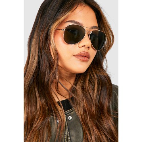 Tinted Frame Gold Aviator Sunglasses - boohoo - Modalova