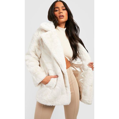 Petite" - Manteau Fausse Fourrure Oversize Luxe - boohoo - Modalova