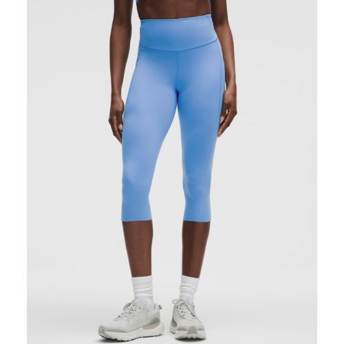 Courez sans distractions. Cette nouvelle version de notre pantacourt Fast and Free comporte un entrejambe sans couture et une ceinture repensée pour - 156513886 - Modalova