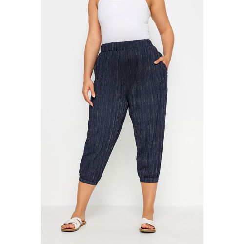 Curve Navy Blue Textured Cropped Harem Trousers, Grande Taille & Courbes - Yours - Modalova