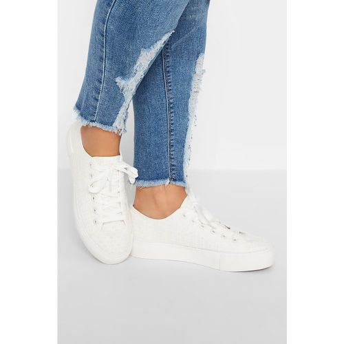 Tennis Blanches Broderie Anglaise Pieds Larges E - Yours - Modalova