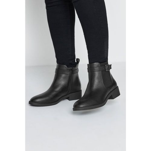 Black Buckle Faux Leather Ankle Boots In Wide E Fit & Extra Wide eee Fit - Yours - Modalova