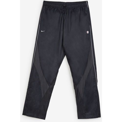 Découvrez le Pant Jogger Shox de Nike, une pièce phare pour enrichir votre garde-robe. Son design moderne est sublimé par des lignes épurées et u - 16062930102 - Modalova