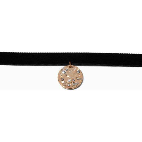 Ras-de-cou à pendentif disque perles d'imitation éparpillées couleur - Claire's - Modalova