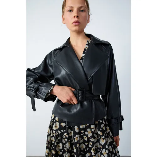 Veste trench court ceinturé en matières synthétiques - Odysse - L - Etam - Modalova