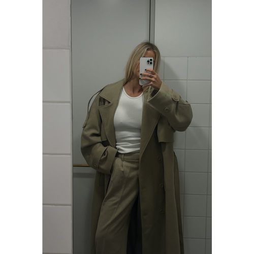 Pantalon de costume droit en laine - Beige - Josefine HJ x NA-KD - Modalova