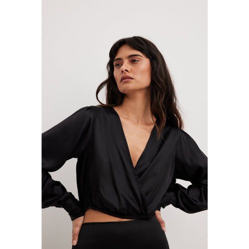 Chemisier cache-coeur satin recyclé - Black - NA-KD Party - Modalova