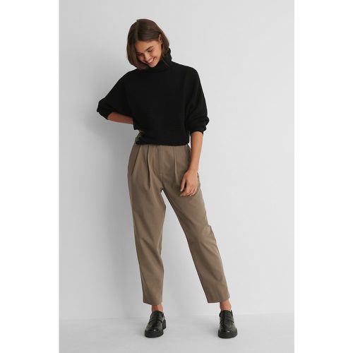 Pantalon De Costume À Plis Profonds - Brown - NA-KD Trend - Modalova