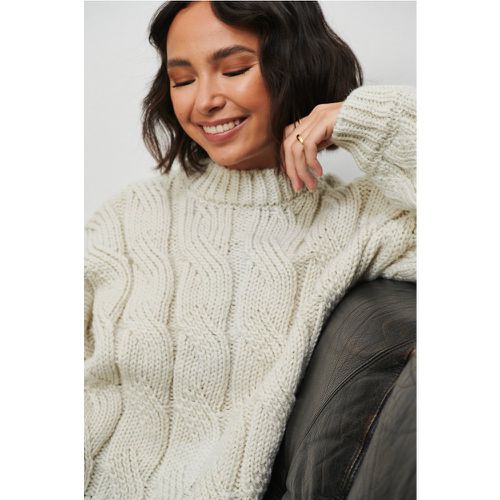 Pull en tricot épais - Offwhite - Sofia Coelho x NA-KD - Modalova