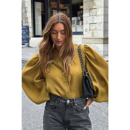 Blouse boutonnée à manches volumineuses - Green - Sanna Jörnvik x NA-KD - Modalova