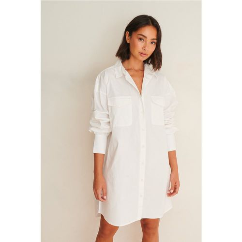 Robe chemise surdimensionnée - White - Viktoria & Charline x NA-KD - Modalova