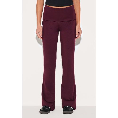 Pantalon de yoga flare doux deluxe replié - PrettyLittleThing - Modalova
