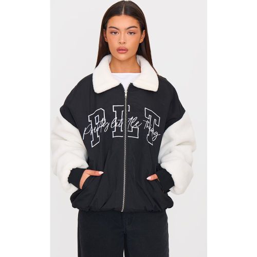 Veste bomber en nylon à manches en fausse fourrure contrastante - PrettyLittleThing - Modalova