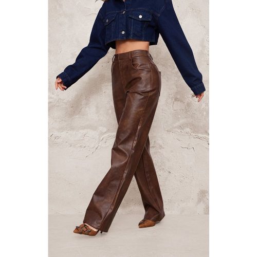 Pantalon droit en PU délavé - PrettyLittleThing - Modalova