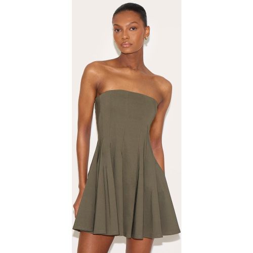 Robe bustier droite tissée stretch plissée - PrettyLittleThing - Modalova