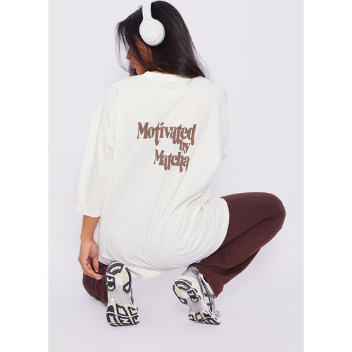 T-shirt oversize à slogan Motivated by Matcha en relief - PrettyLittleThing - Modalova