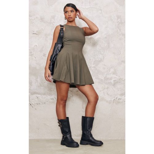 Robe droite en maille tissée stretch à col nageur et détail plissé | Taille 38 - PrettyLittleThing - Modalova