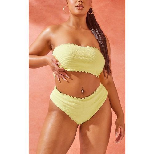 Plus Bas de maillot de bain taille haute crêpé citron à bordures festonnées - PrettyLittleThing - Modalova