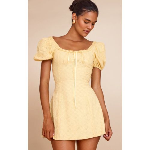 Mini robe trapèze en broderie à manches bouffantes - PrettyLittleThing - Modalova
