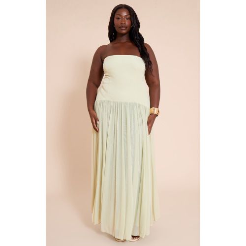 Plus Robe bustier longue en mousseline de soie plissée - PrettyLittleThing - Modalova