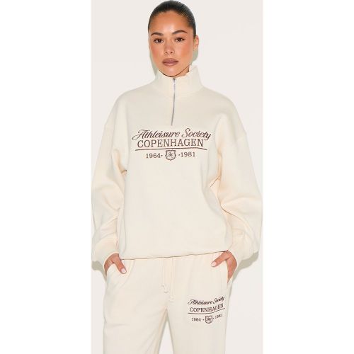 Sweat brodé "Copenhagen" à demi-zip - PrettyLittleThing - Modalova