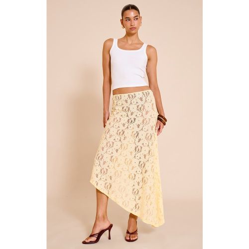 Jupe mi-longue asymétrique en dentelle - PrettyLittleThing - Modalova