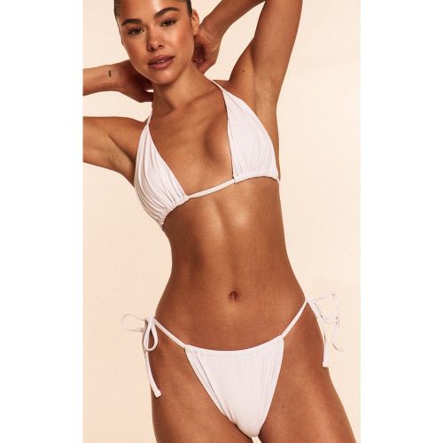 Haut de maillot de bain triangle froncé noué devant - PrettyLittleThing - Modalova