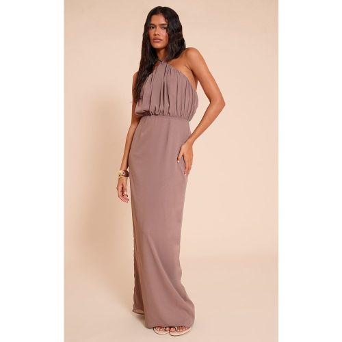 Robe longue en mousseline de soie à dos nu - PrettyLittleThing - Modalova
