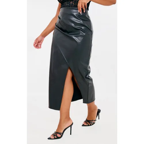 Plus Jupe mi-longue en PU asymétrique - PrettyLittleThing - Modalova